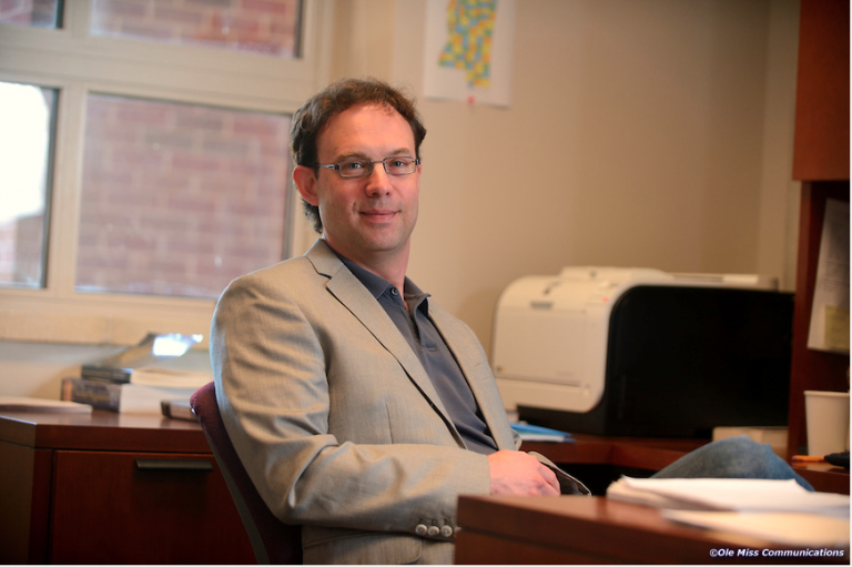 former-federal-reserve-economist-thomas-garrett-joins-faculty